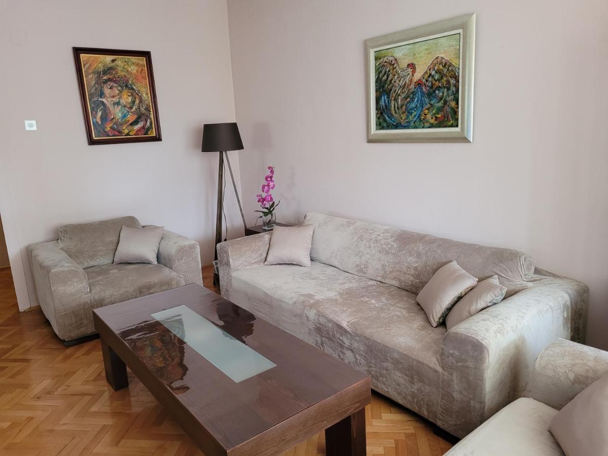 Soleil Central Apartments Skopje Buitenkant foto